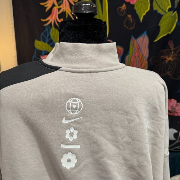 Nike x Eileen Tjan Cropped 1/2 Zip-Up Colorblock Sportswear Sweatshirt, M - Picture 8 of 16